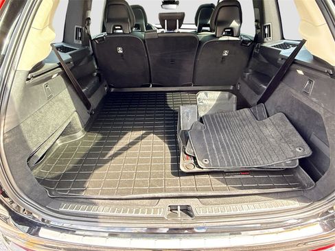 Used 2018 Volvo XC90 T6 Momentum w/ Momentum Plus Package image 28