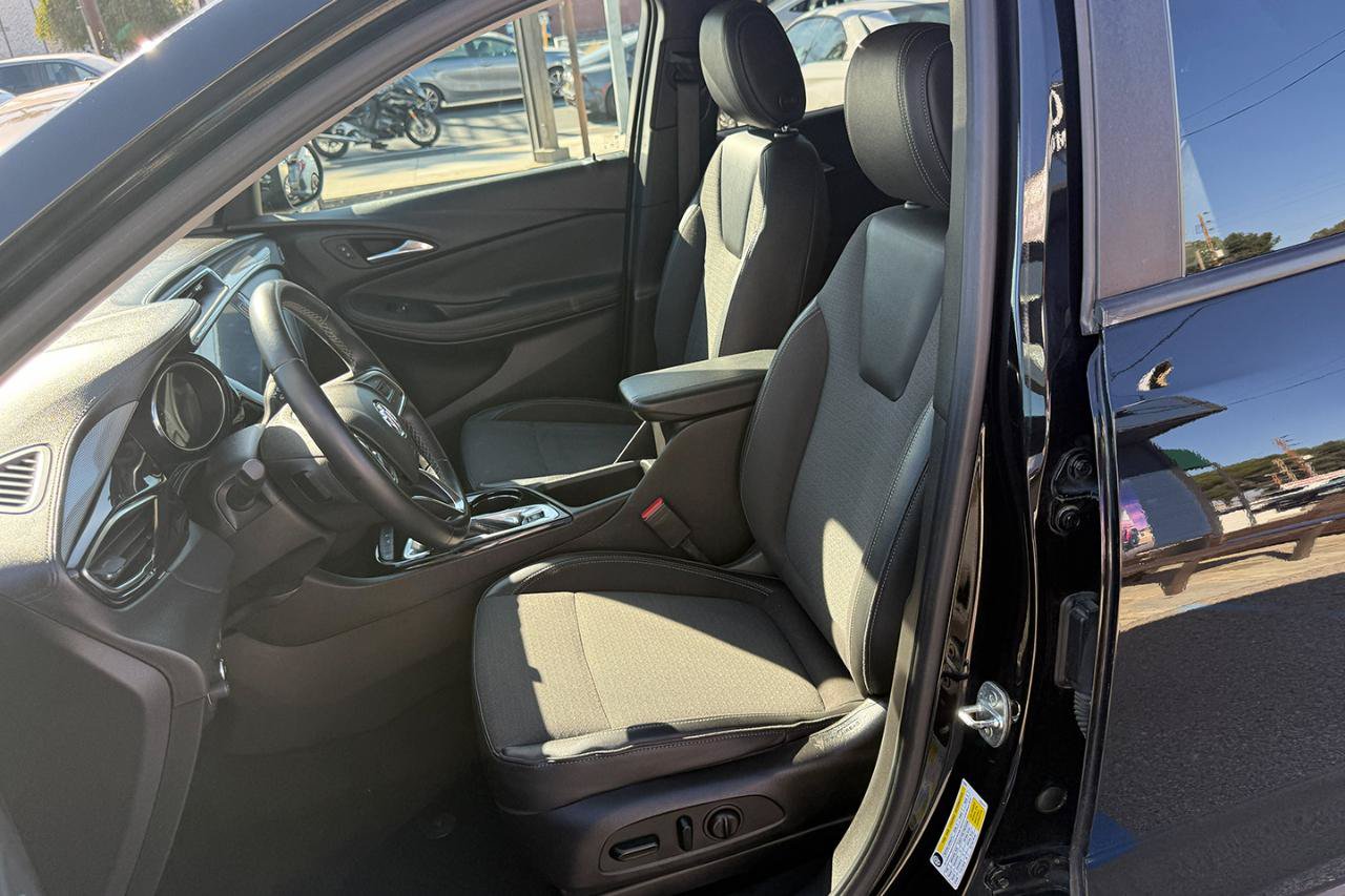 Used 2021 Buick Encore GX Select FWD image 17