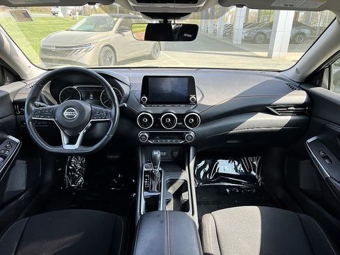 Certified 2023 Nissan Sentra SR w/ Electronics Package image 15