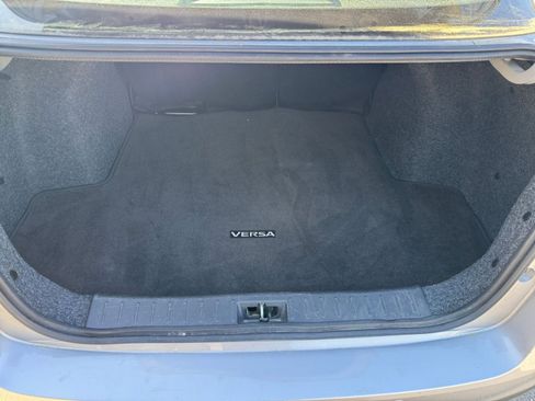 Used 2025 Nissan Versa SV image 27