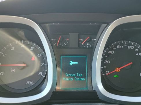 Used 2017 Chevrolet Equinox LT FWD image 6