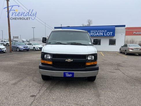 Used 2016 Chevrolet Express 3500 RWD image 2