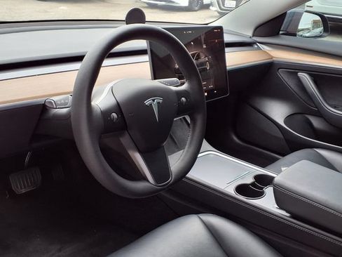 Used 2022 Tesla Model 3 Long Range AWD/4WD image 4