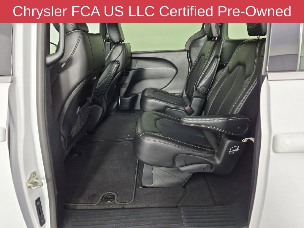 Certified 2025 Chrysler Pacifica Select FWD image 31