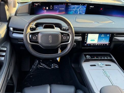 New 2026 Lincoln Navigator Premiere AWD/4WD image 14