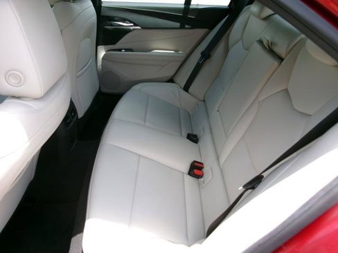 Used 2021 Cadillac CT4 Luxury w/ Sun And Sound Package RWD image 10