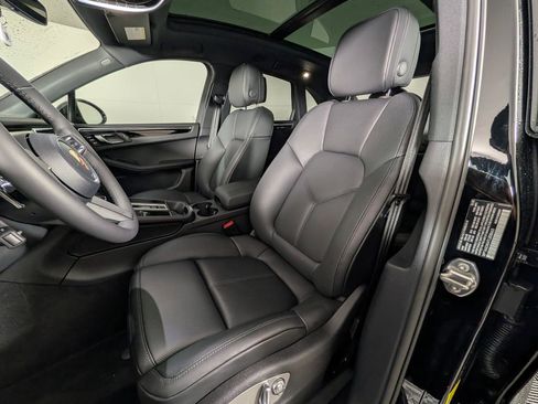 New 2026 Porsche Macan image 5