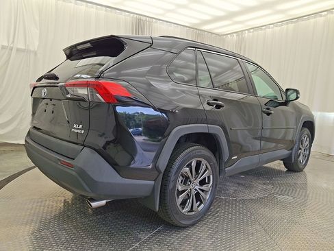 Certified 2023 Toyota RAV4 XLE Premium AWD/4WD image 29