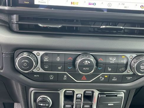 New 2026 Jeep Gladiator Mojave AWD/4WD image 16
