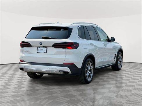 Used 2024 BMW X5 xDrive50e AWD/4WD image 7