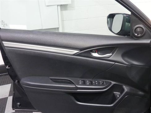 Used 2019 Honda Civic Sport image 17
