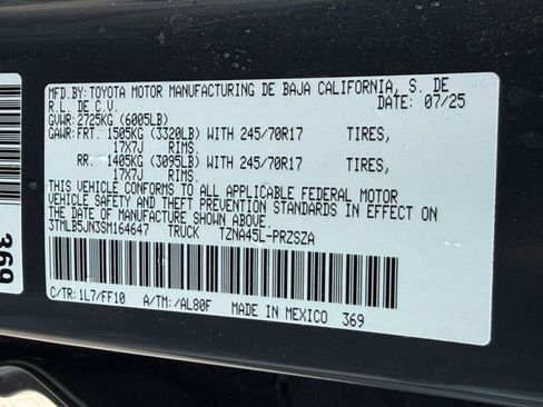 Used 2025 Toyota Tacoma TRD Sport AWD/4WD image 27