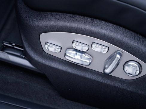 Certified 2026 Porsche Macan AWD/4WD image 15