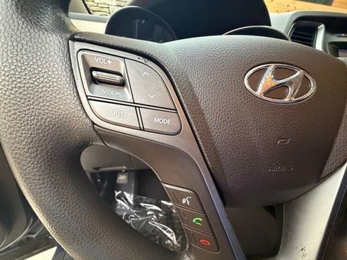 Used 2018 Hyundai Santa Fe SE AWD/4WD image 19