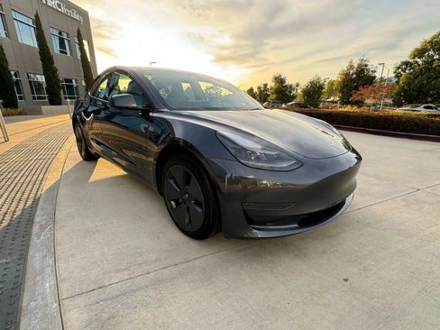 Used 2021 Tesla Model 3 Standard Range Plus RWD image 4
