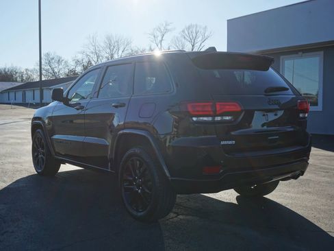 Used 2017 Jeep Grand Cherokee Altitude image 7