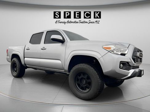 Used 2022 Toyota Tacoma SR image 7
