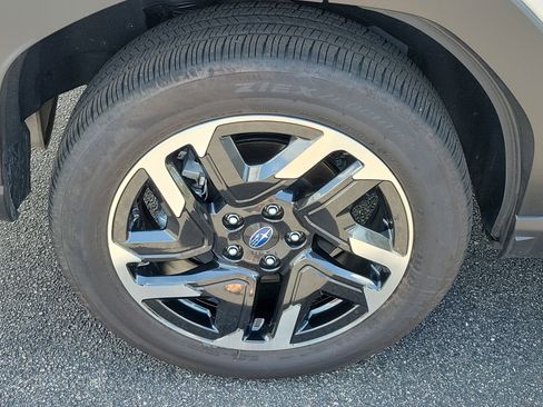 Certified 2025 Subaru Forester Limited AWD/4WD image 10