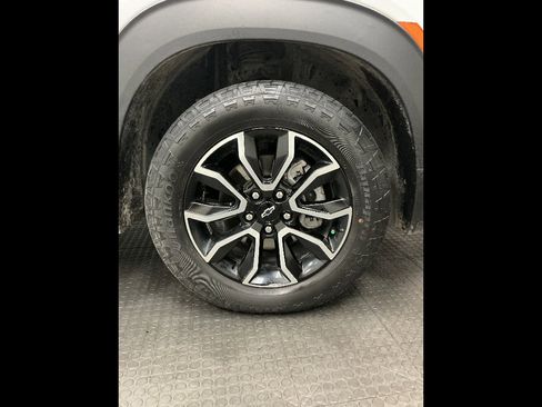 Used 2024 Chevrolet TrailBlazer ACTIV w/ Convenience Package AWD/4WD image 39