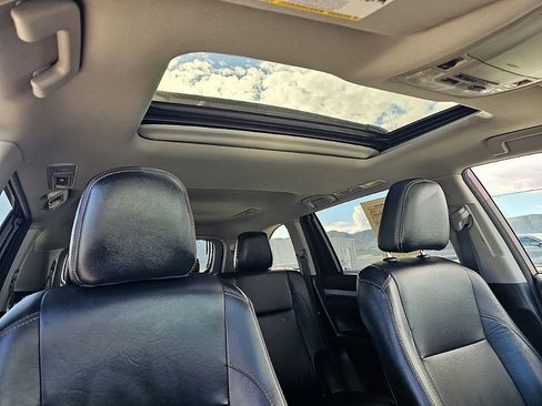 Used 2018 Toyota Highlander XLE image 19