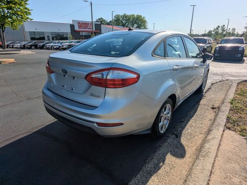 Used 2014 Ford Fiesta SE FWD image 7