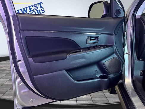 Used 2025 Mitsubishi Outlander Sport AWD image 19