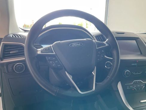 Used 2018 Ford Edge SEL w/ Equipment Group 201A AWD/4WD image 14
