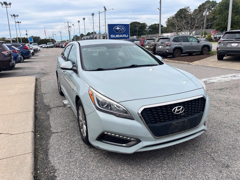 Used 2016 Hyundai Sonata SE FWD image 2