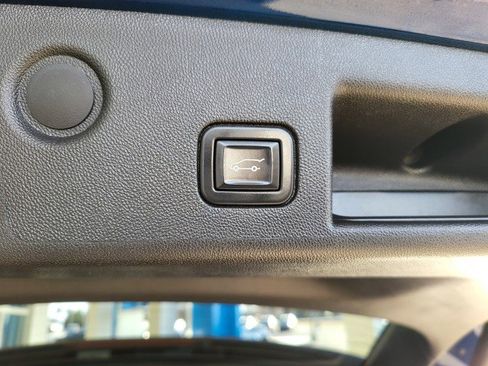 Used 2022 Chevrolet Equinox LT image 18