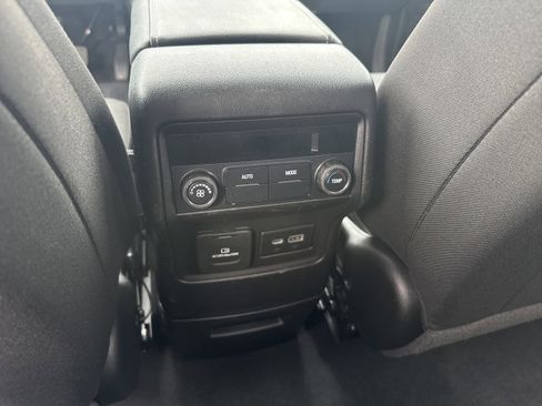 Used 2021 GMC Acadia SLE w/ Driver Convenience Package image 19