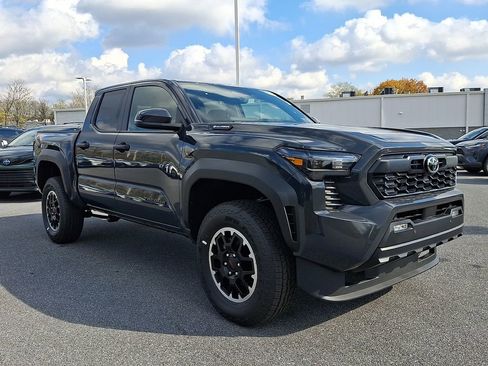 New 2025 Toyota Tacoma TRD Off-Road AWD/4WD image 3