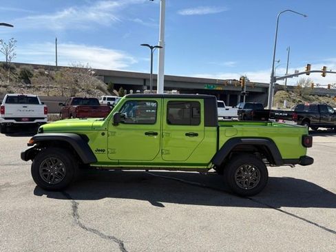 New 2025 Jeep Gladiator Sport image 5