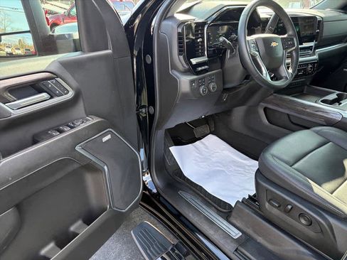 Used 2025 Chevrolet Silverado 2500 LTZ w/ Z71 Chrome Sport Edition image 20