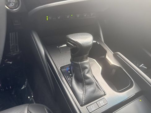 Used 2024 Lexus ES 300h F Sport FWD image 18