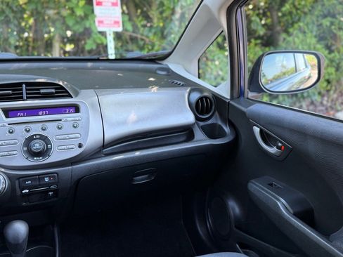 Used 2010 Honda Fit Sport image 18