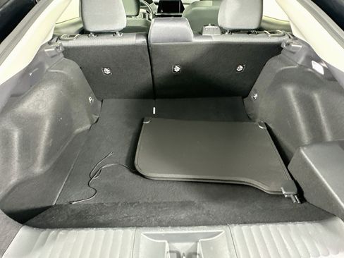 Used 2025 Toyota Prius LE FWD image 27