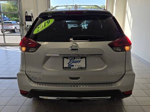 Used 2019 Nissan Rogue SL w/ Premium Package image 12