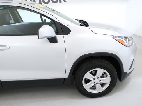 Used 2022 Chevrolet Trax LT AWD/4WD image 11