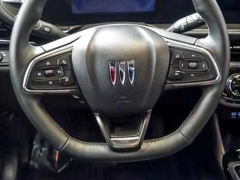 Certified 2025 Buick Envista Sport Touring w/ Convenience I Package FWD image 19