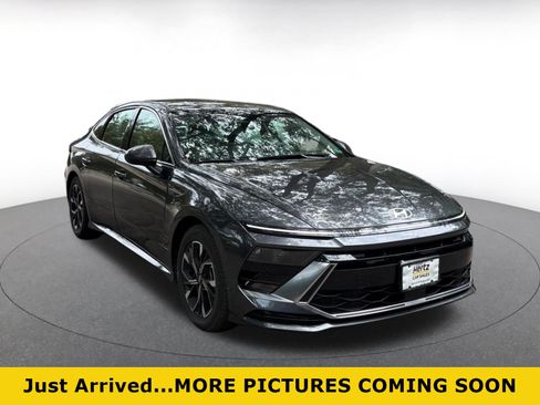Used 2025 Hyundai Sonata SEL FWD image 1