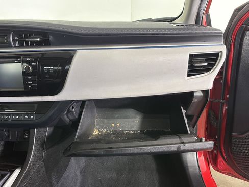 Used 2015 Toyota Corolla LE FWD image 25