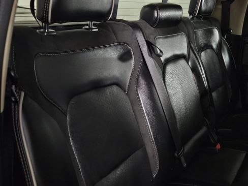 Used 2019 RAM 1500 Laramie RWD image 29