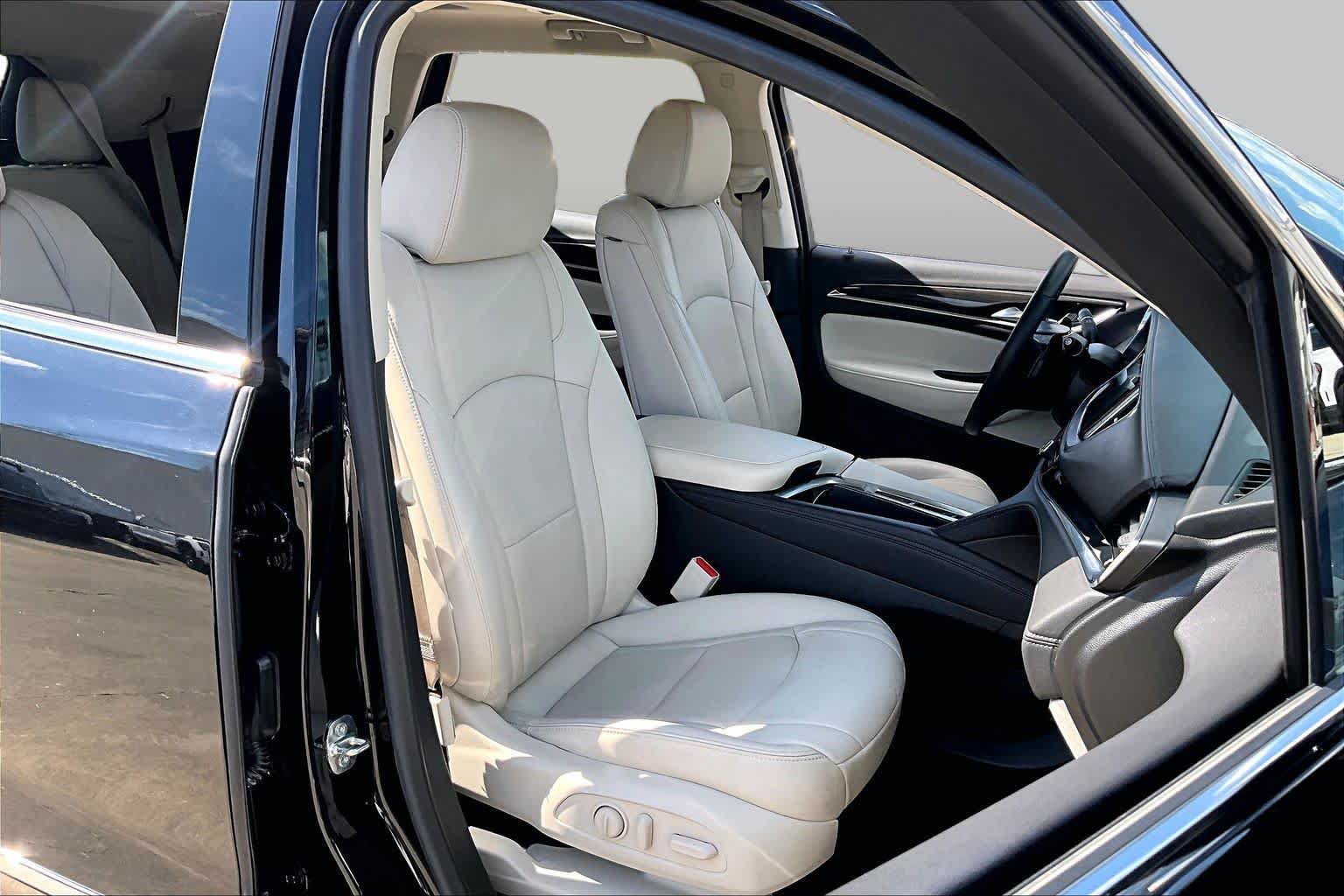 Certified 2023 Buick Enclave Essence w/ Experience Buick Package FWD image 9
