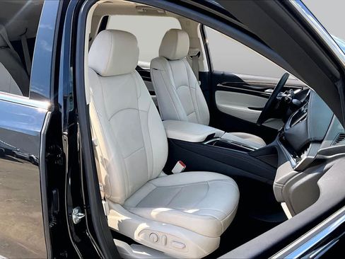 Used 2023 Buick Enclave Essence w/ Experience Buick Package FWD image 9