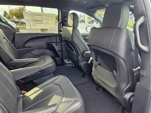 New 2026 Chrysler Voyager LX image 36