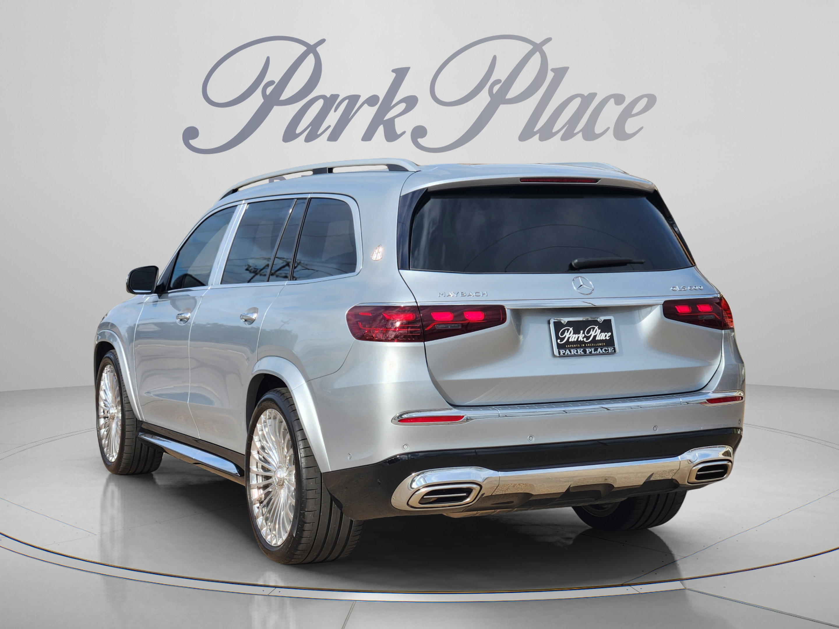 Used 2025 Mercedes-Benz Maybach GLS 600 4MATIC image 3