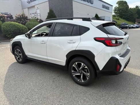 Used 2024 Subaru Crosstrek 2.0i Premium AWD/4WD image 3
