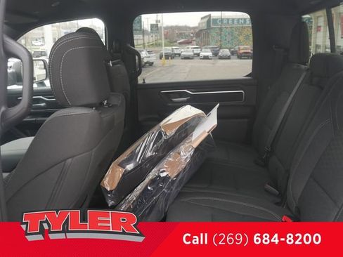 New 2026 RAM 1500 4x4 Crew Cab image 42