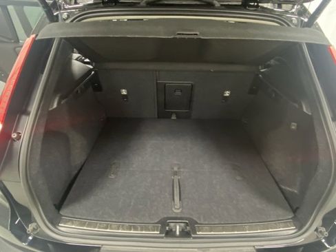 Certified 2025 Volvo XC40 B5 Plus image 9