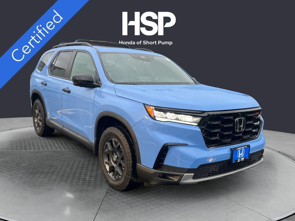 Used 2025 Honda Pilot TrailSport image 7